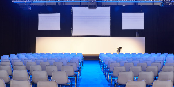 Alquiler de Espacios para Eventos Corporativos · Congresos y Convenciones